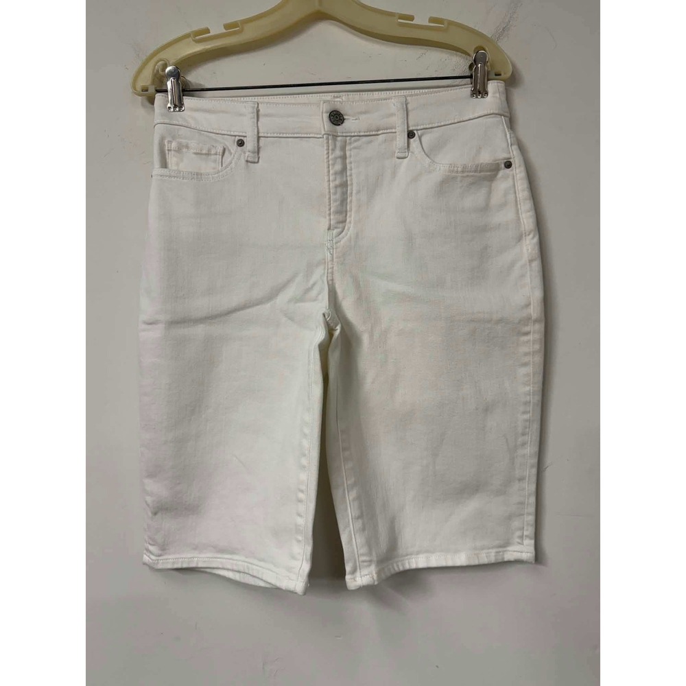 Chicos So Slimming Girlfriend Slim Leg Shorts White Denim Bermuda Size 00R 2R